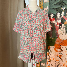 Load image into Gallery viewer, Pyjamas shorts set - light green w/ pink floral
