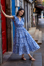 Load image into Gallery viewer, the CILANTRO midi - deep blue w/ white floral
