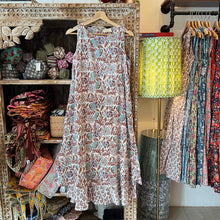 Load image into Gallery viewer, the KAFFIR midi - white with brown floral
