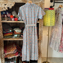 Load image into Gallery viewer, the PARSLEY MIDI dress - soft blue w/ pink prints
