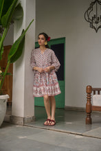 Load image into Gallery viewer, the CHILLI mini - white &amp; brown floral
