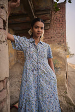 Load image into Gallery viewer, the MALABAR maxi - blue floral

