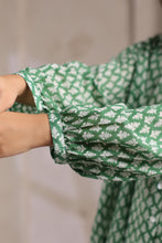 Load image into Gallery viewer, The CLOVE top - green butis
