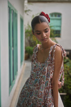 Load image into Gallery viewer, the SAGE Maxi - white with brown and pink floral
