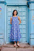 Load image into Gallery viewer, the KAFFIR midi - blue floral
