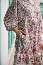 Load image into Gallery viewer, the CHILLI mini - white &amp; brown floral
