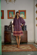 Load image into Gallery viewer, the CHILLI mini - vintage navy with red floral

