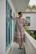 Load image into Gallery viewer, The CHILLI midi - white with brown and pink floral
