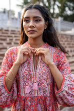 Load image into Gallery viewer, The WASABI midi -apricot w/ pink floral

