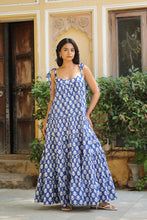 Load image into Gallery viewer, the SAGE Maxi - blue and white floral
