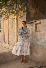 Load image into Gallery viewer, the WASABI midi  - white &amp; blue floral
