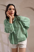 Load image into Gallery viewer, The CLOVE top - green butis
