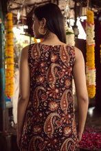 Load image into Gallery viewer, the KAFFIR midi - black paisley
