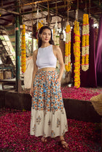 Load image into Gallery viewer, the CINNAMON skirt - White with orange floral
