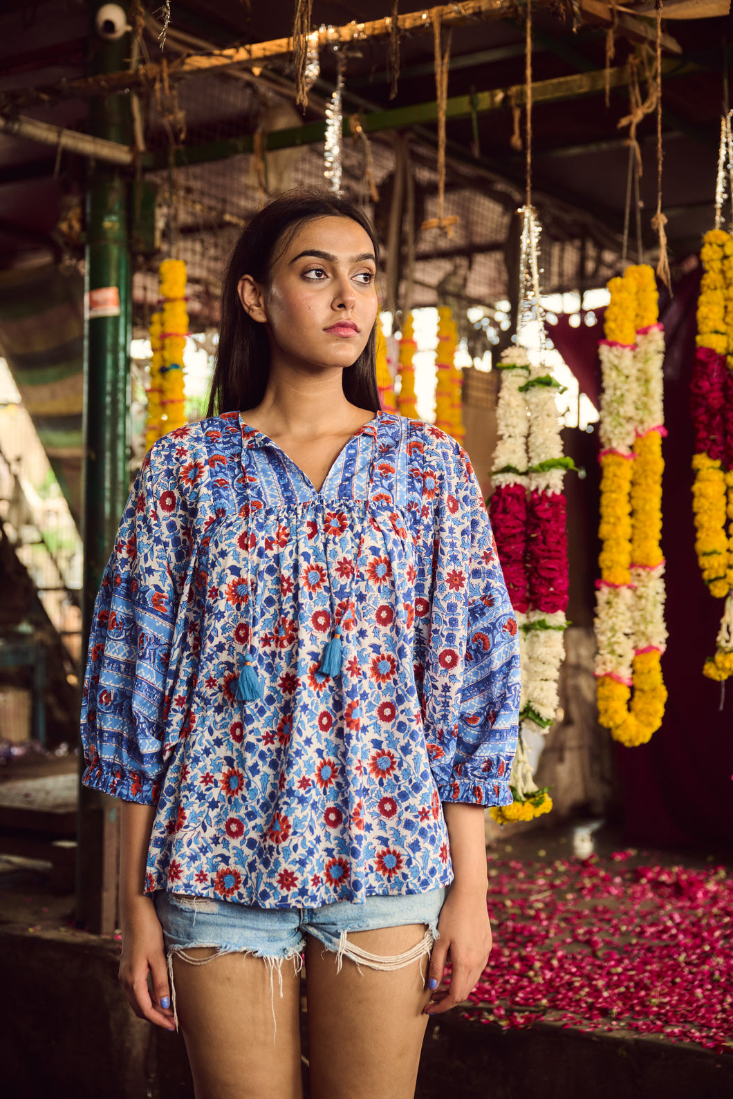 the MINT top - white with blue red floral