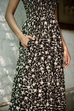 Load image into Gallery viewer, The PAPRIKA dress - Black floral
