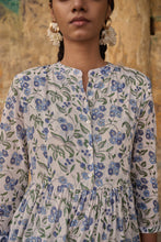 Load image into Gallery viewer, The Pepper Maxi - white &amp; blue floral
