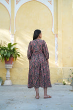 Load image into Gallery viewer, The NUTMEG midi - Charcoal grey w/ Fuschia floral
