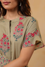Load image into Gallery viewer, The CHIVES dress - pea green buta
