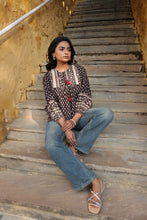 Load image into Gallery viewer, the MINT top - black bagru
