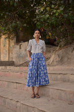 Load image into Gallery viewer, the LEMON top - white with blue butis
