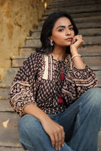 Load image into Gallery viewer, the MINT top - black bagru
