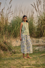 Load image into Gallery viewer, the GINGER pants - white and blue floral
