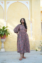 Load image into Gallery viewer, The NUTMEG midi - Charcoal grey w/ Fuschia floral
