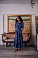 Load image into Gallery viewer, The MALABAR maxi - Indigo leaves
