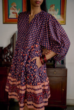 Load image into Gallery viewer, the CHILLI mini - vintage navy with red floral
