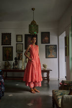 Load image into Gallery viewer, The CURRY wrap - coral &amp; pink floral

