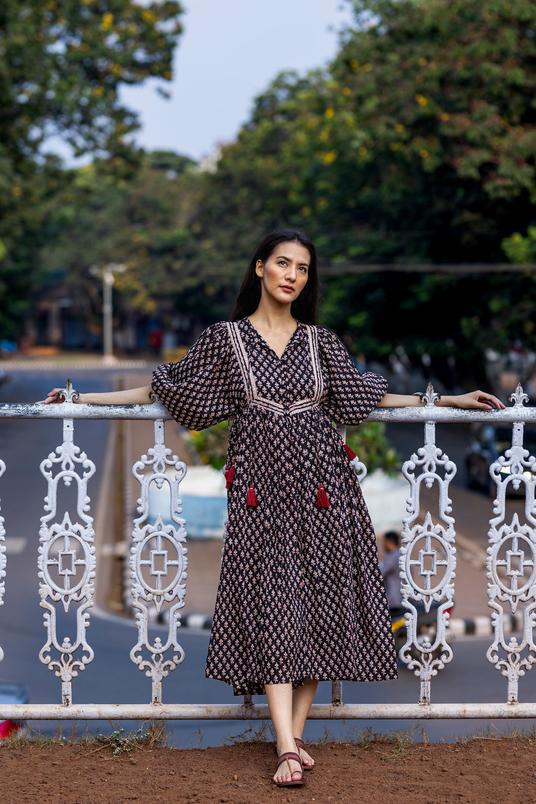 The NUTMEG midi - black bagru