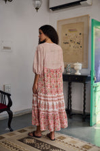 Load image into Gallery viewer, the CHILLI midi - white with pink floral
