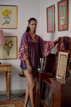 Load image into Gallery viewer, the MINT top - vintage navi with red dana butis
