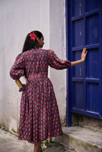 Load image into Gallery viewer, the ANISE midi - vintage navy with red butis

