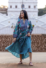 Load image into Gallery viewer, The WASABI midi - royal green w/ red blue floral

