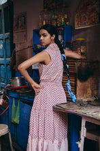 Load image into Gallery viewer, the CEYLON top - pale pink with butis
