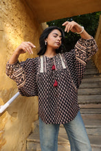 Load image into Gallery viewer, the MINT top - black bagru
