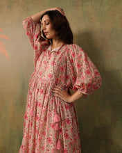 Load image into Gallery viewer, The NUTMEG midi - soft pink floral
