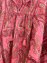 Load image into Gallery viewer, the MINT top - pink paisley
