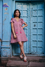 Load image into Gallery viewer, the MACE mini - pink geometric print
