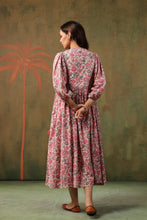 Load image into Gallery viewer, The NUTMEG midi - white &amp; pink floral
