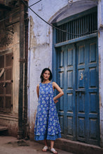 Load image into Gallery viewer, the KAFFIR midi - blue floral
