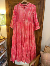 Load image into Gallery viewer, The PEPPER maxi - pink checks
