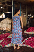 Load image into Gallery viewer, the KAFFIR midi - blue with red floral
