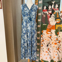 Load image into Gallery viewer, BORAGE MIDI dress - denim blue floral
