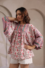 Load image into Gallery viewer, the MINT top - white w/ pink floral

