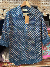 Load image into Gallery viewer, The BASIC shirt - indigo buti print
