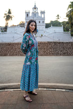 Load image into Gallery viewer, The WASABI midi - royal green w/ red blue floral
