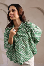 Load image into Gallery viewer, The CLOVE top - green butis
